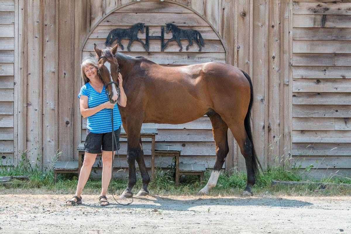 Headley Holistics Co-Founder, Shelley, with her rescued horse, Radar who is an OTTB from Southern California